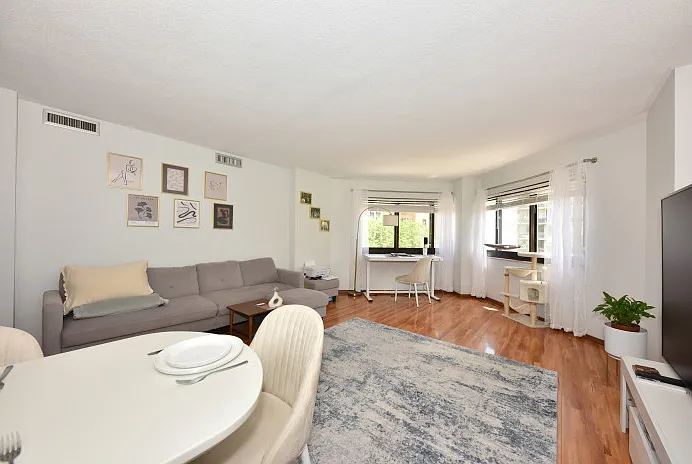 1633 N Prospect Ave #5F — Photo 3