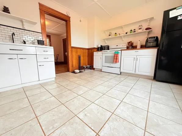 27 Columbus Circle, Newport, NH 03773