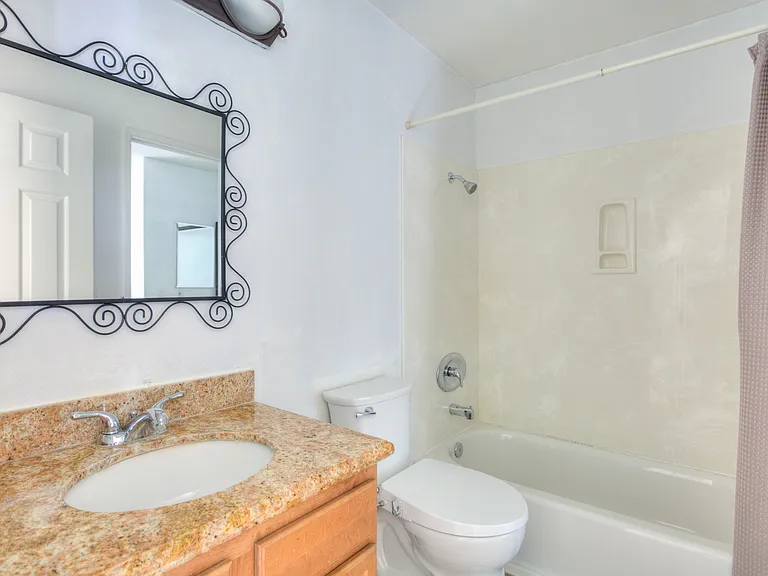 1116 W Blaine St #203 — Photo 21