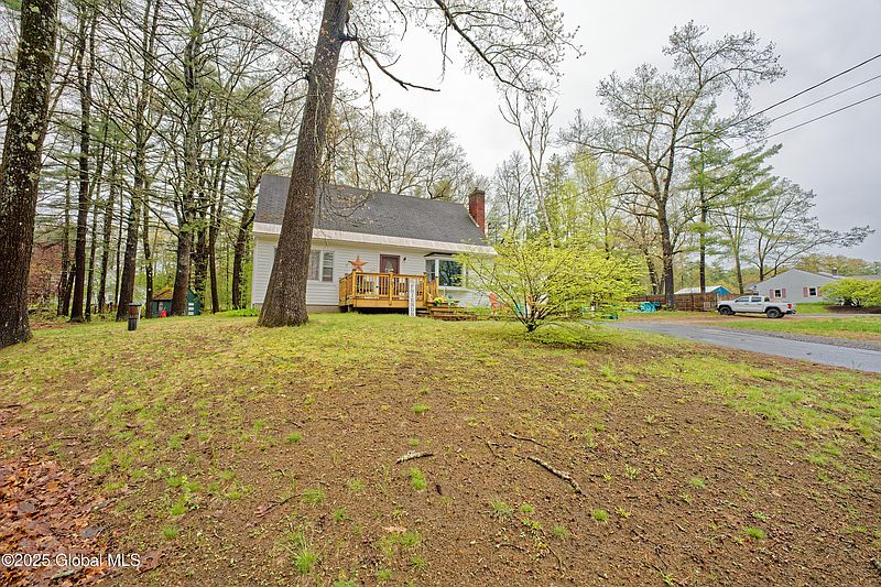 3rd image of 525 Selfridge Road