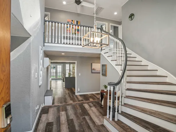 23957 Via Bocina, Santa Clarita, CA 91355