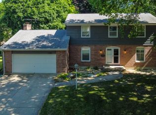 1181 California Ave, Aurora, IL 60506