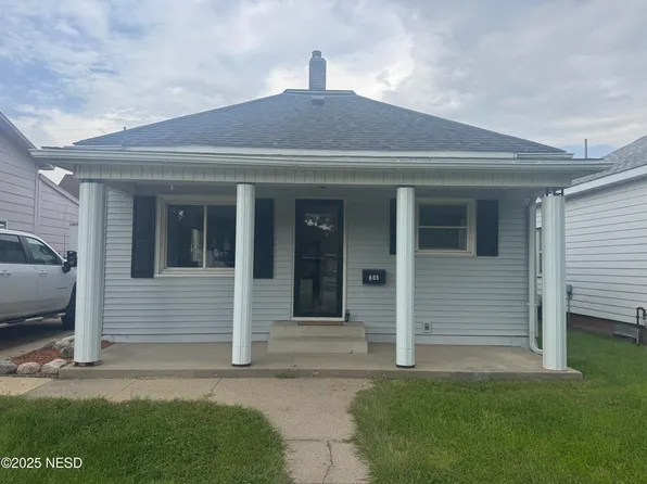 605 1st Ave NE, Watertown, SD 57201