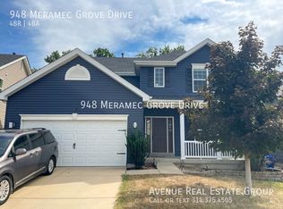 948 Meramec Grove Dr, Ballwin, MO 63021