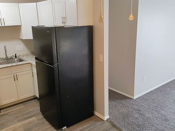 5th image of 3326-3332 Glenmore Ave #3332-12