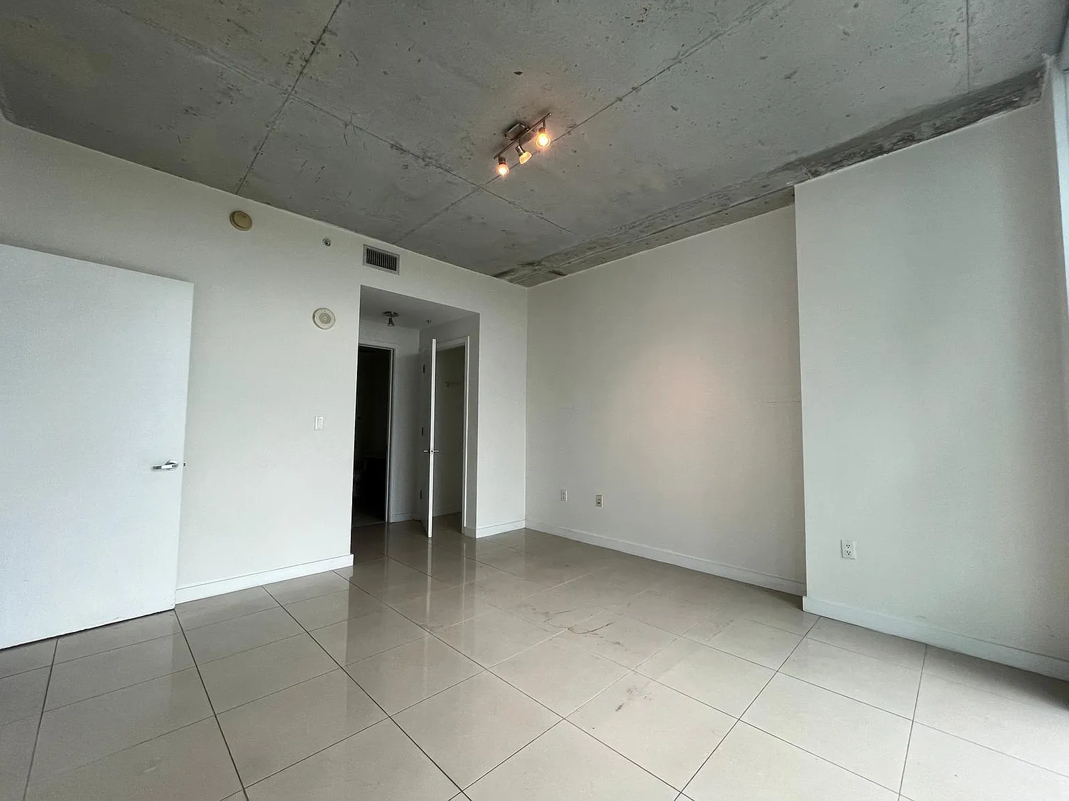 3301 Ne 1 Ave #H1911 Miami (Snfrancos Investme... - 575 — Photo 2