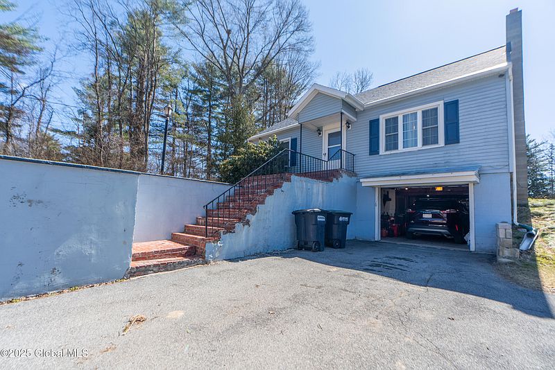 5th image of 240 Cronin Road