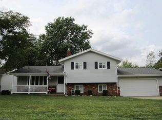 1124 Blueberry Hill Dr, Brunswick, OH 44212