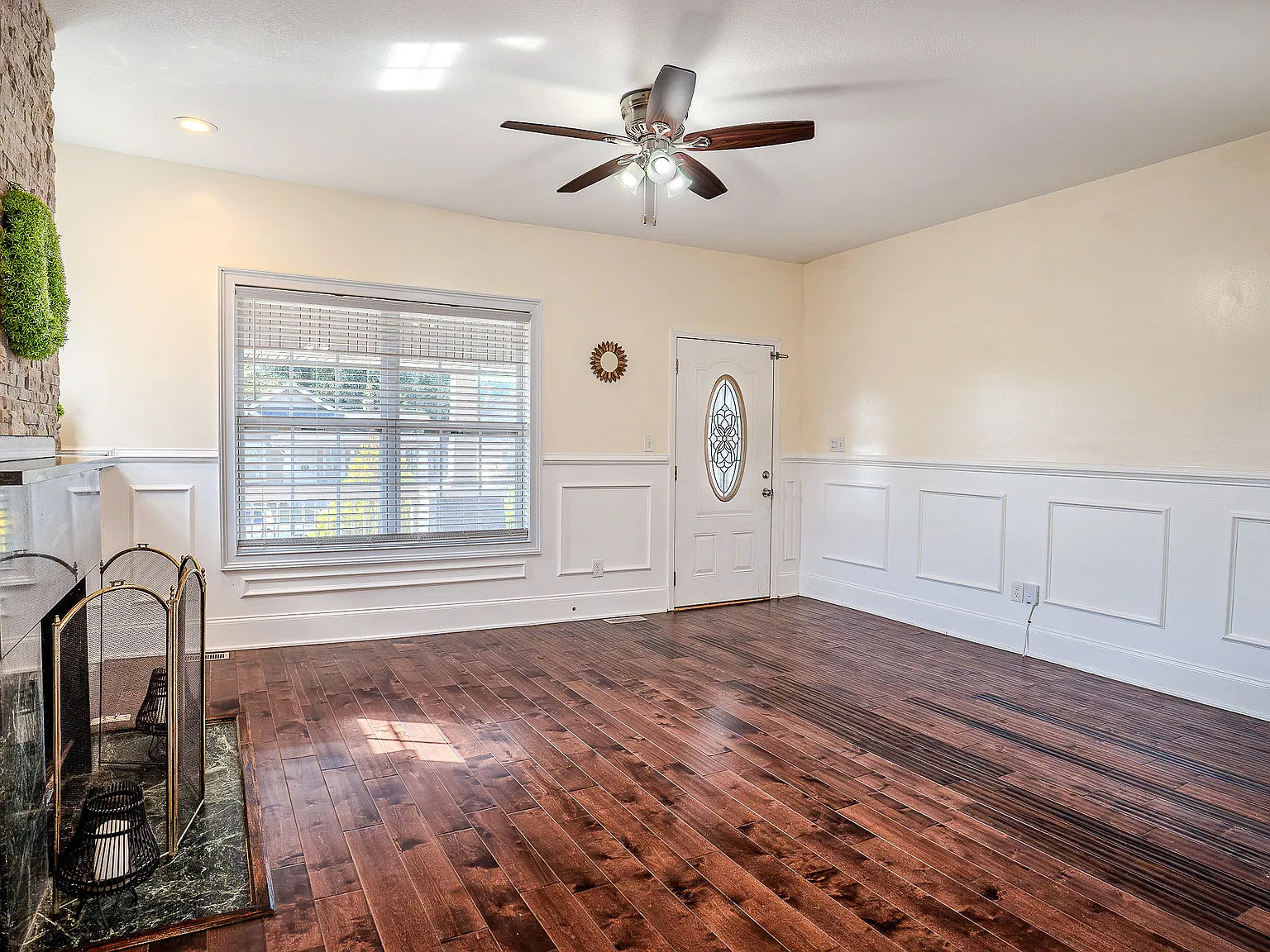 4 bed, 1904 sqft, $2,300 — Photo 4