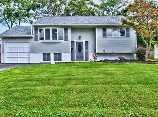 63 Broadway Ave, Sayville, NY 11782
