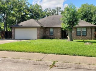 307 Nasturtium St, Lake Jackson, TX 77566