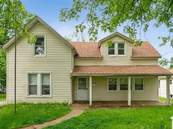 9765 Diamond Dr, Saint Louis, MO 63137