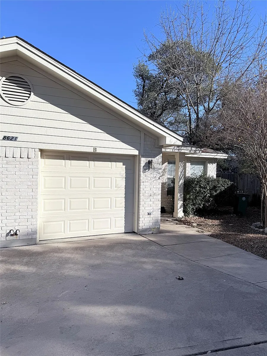 Building Photo - 8621 Talyne Chaise Cir #B