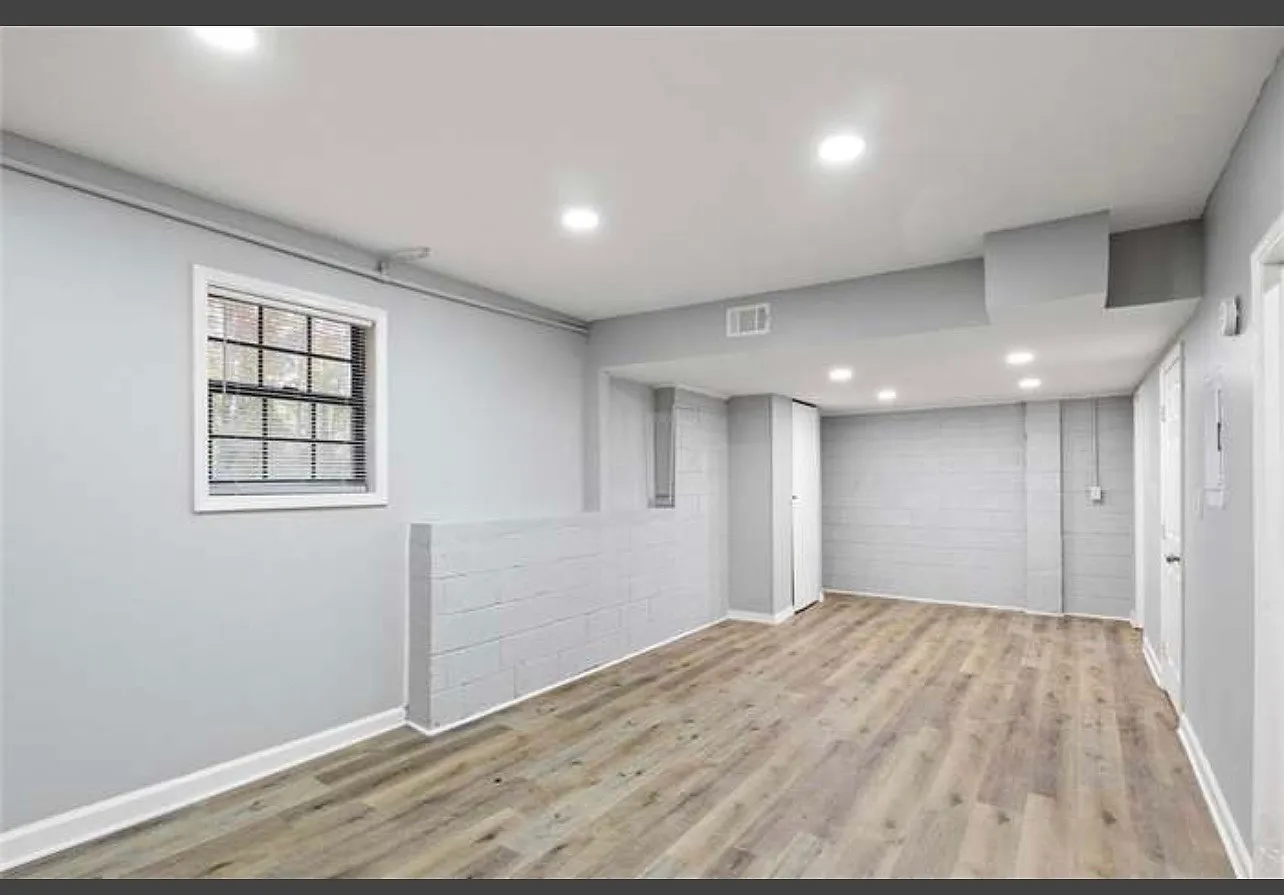 4 bed, 1220 sqft, $2,500 — Photo 2