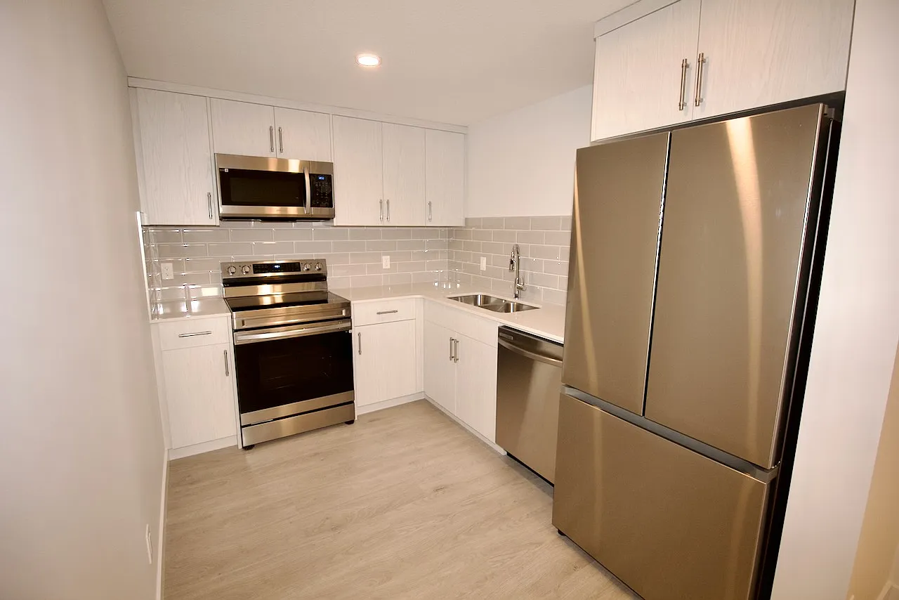 1 Bed 1 Bath Suite For Rent Chappelle Edmonton SW — Photo 1