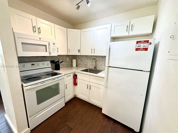 3rd image of 1415 SW 1st St #1