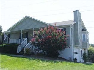 266 Fox Den Dr, Lexington, NC 27295