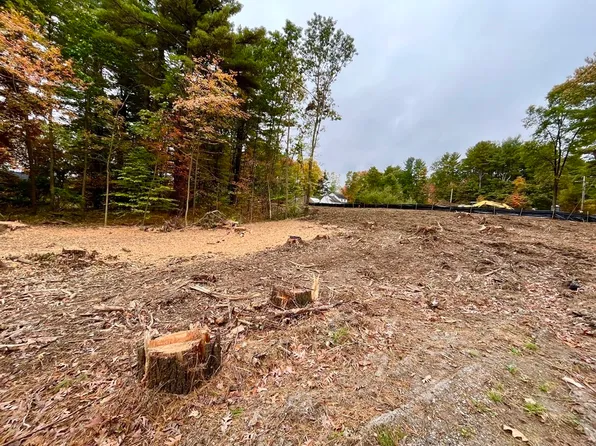 17 Nelson Point Rd, Shrewsbury, MA 01545