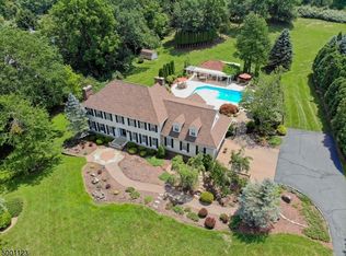 9 Green Farm Rd, Andover, NJ 07821