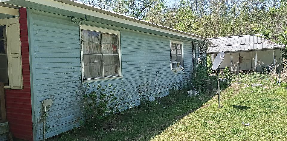 2nd image of 1698 County Road 2975