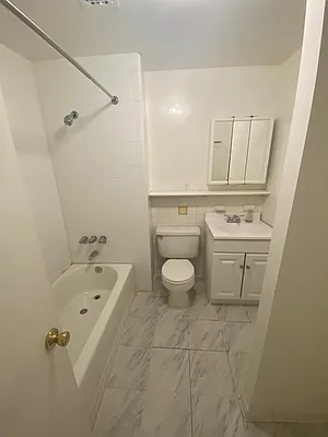 Rented by Bond New York | media 5