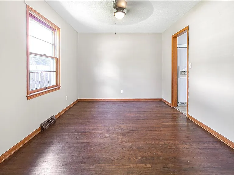 318 Goodrich Dr — Photo 9