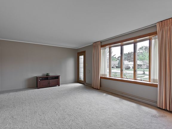 4th image of 1011 S 6th Ave
