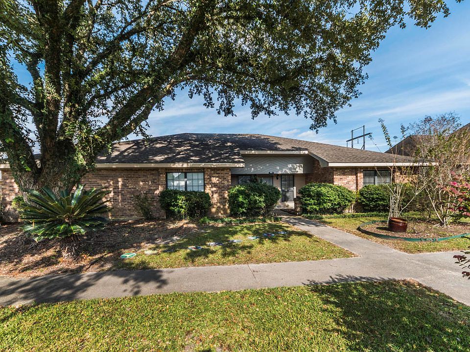 1st image of 301 El Shaddai Dr