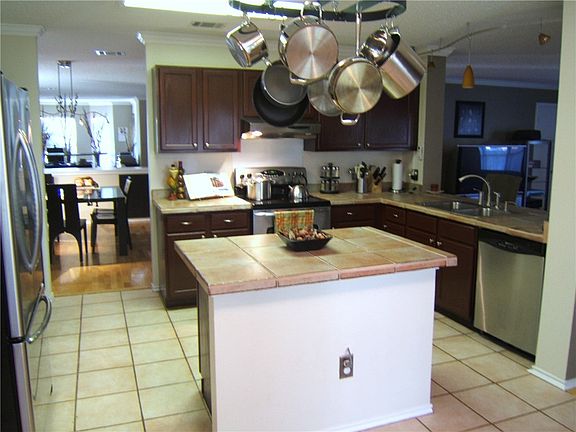 2nd image of 10903 Claywood Dr