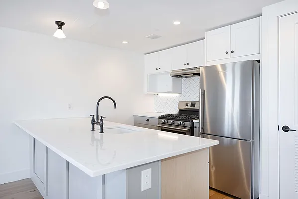 Rented by Bold Marketing | media 14