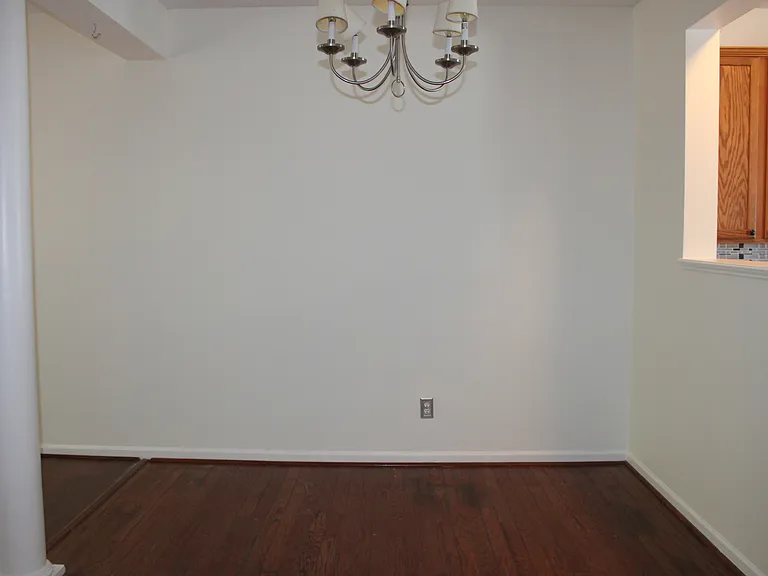 2802 Gross Ave — Photo 5