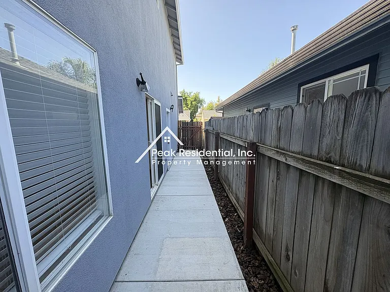 4061 32nd St — Photo 23