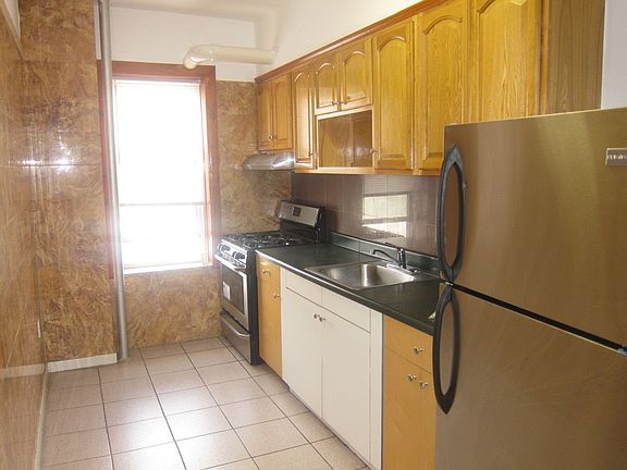 2nd image of 1009 34th Ave APT 6