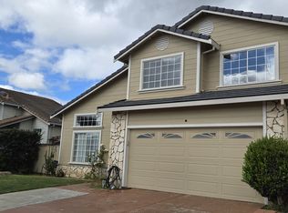 1347 Mazatlan St, Salinas, CA 93905