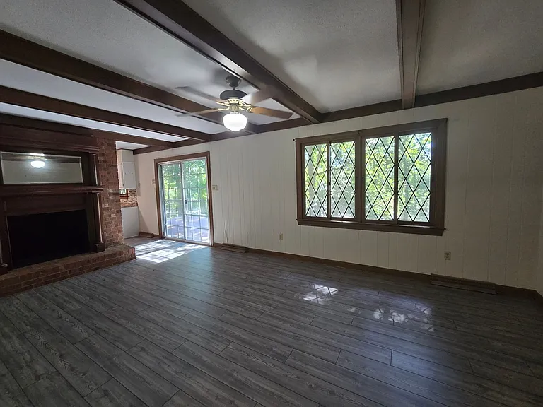 1194 Ingram Dr — Photo 24