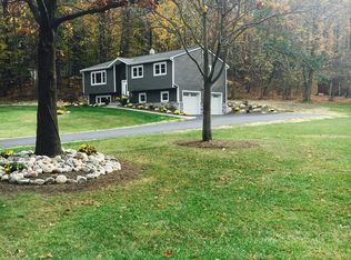 2 Otterhill Ct, Vernon Township, NJ 07461