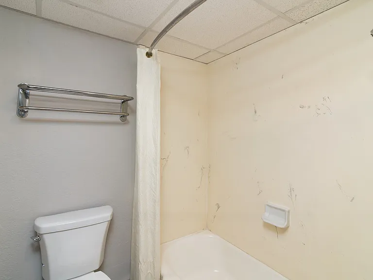 Ponca City Apartments LLC by Avera Living — Photo 33