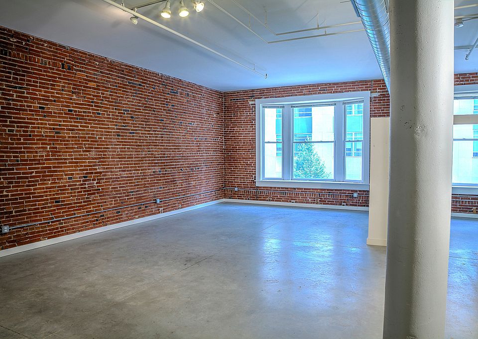 1st image of 918 Olive St APT 201