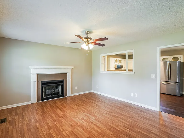 1506 Ashlawn Dr — Photo 5
