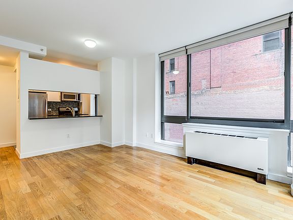 4th image of 9 W 31st St APT 4C