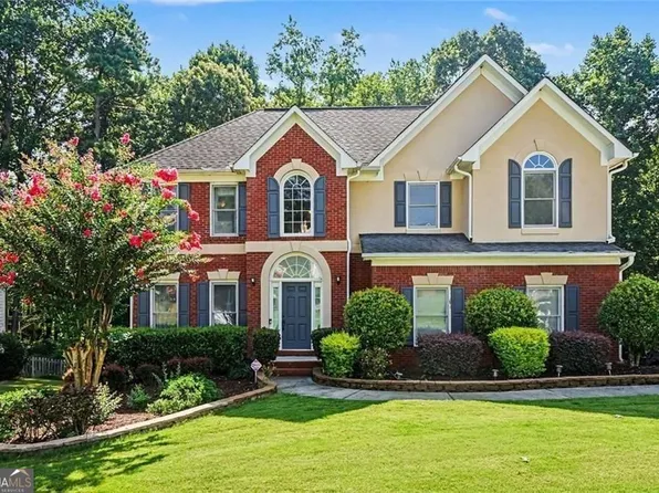 2155 Blackhawk Trl, Lawrenceville, GA 30043