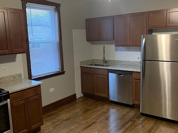 5th image of 3419 N Hamlin Ave #3