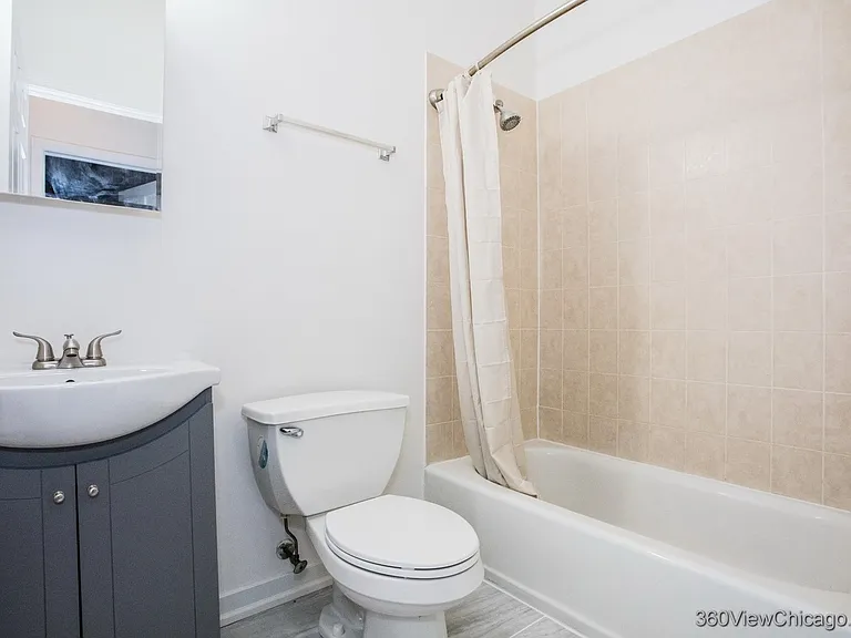 3906 W Belmont Ave #2 — Photo 11