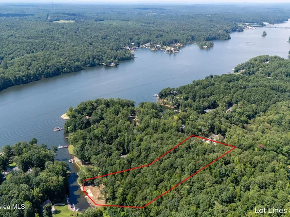 411 Columbine Dr, Jacksons Gap, AL 36861