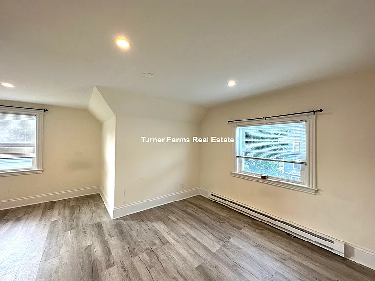 72 Roseclair St #2R — Photo 9
