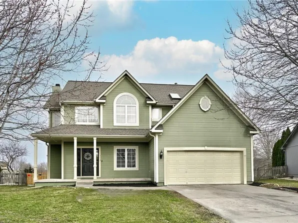 1117 SW Prairie Star Cir, Lees Summit, MO 64081