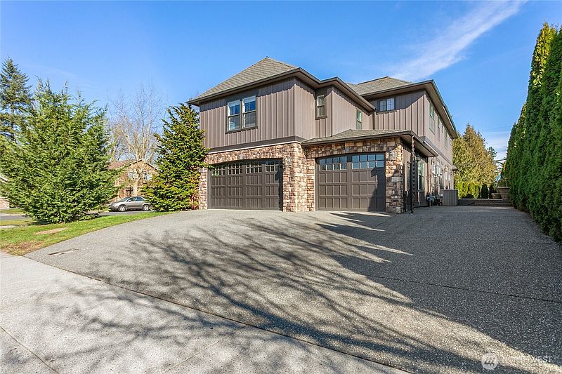 3rd image of 1580 Foxtail Street