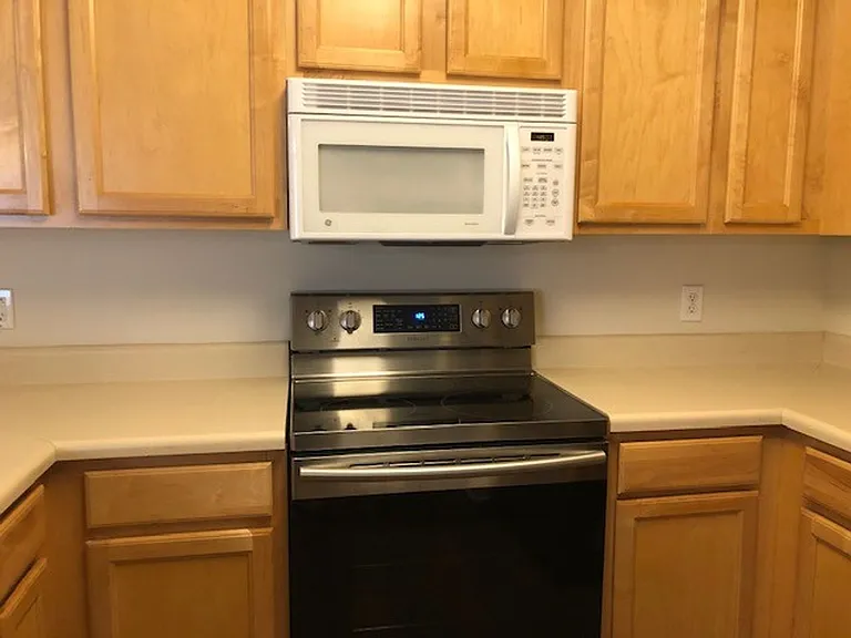 1385 S Donahue Dr #1-102 — Photo 10