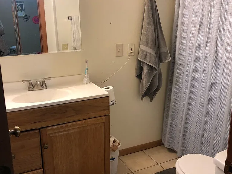 3049 Grand St NE — Photo 3