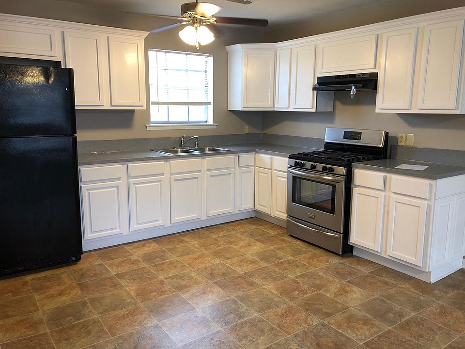 1st image of 100 Gates Dr APT 11